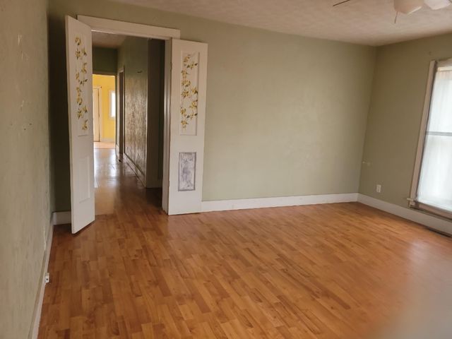 107 W 9th Street, Willow Springs, MO 65793