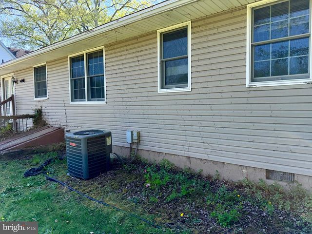 27 CENTER ST, Elmer, NJ 08318