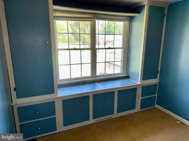 27 CENTER ST, Elmer, NJ 08318
