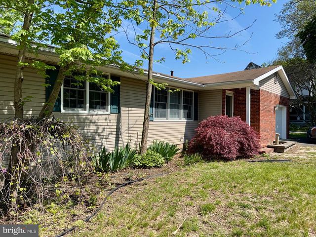 27 CENTER ST, Elmer, NJ 08318