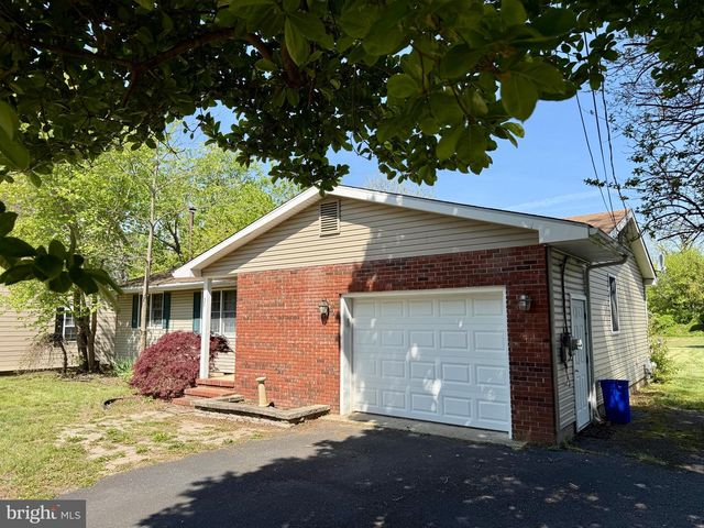 27 CENTER ST, Elmer, NJ 08318