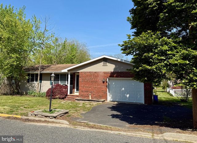 27 CENTER ST, Elmer, NJ 08318
