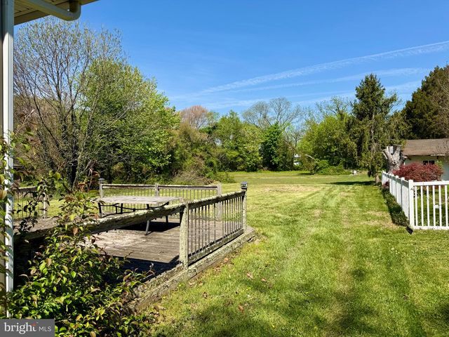 27 CENTER ST, Elmer, NJ 08318
