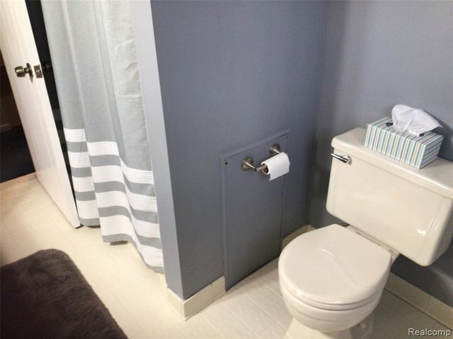 44460 Manitou Drive, Clinton Township, MI 48038