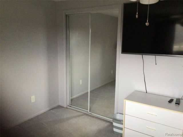 44460 Manitou Drive, Clinton Township, MI 48038