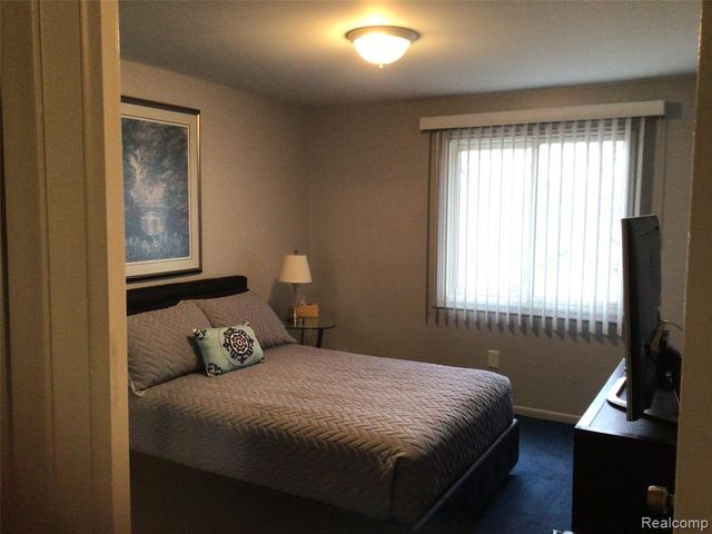 44460 Manitou Drive, Clinton Township, MI 48038