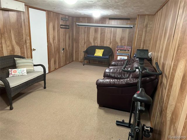 44460 Manitou Drive, Clinton Township, MI 48038