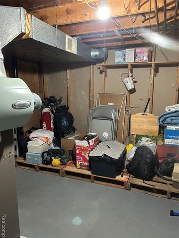 44460 Manitou Drive, Clinton Township, MI 48038