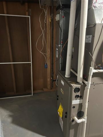 44460 Manitou Drive, Clinton Township, MI 48038