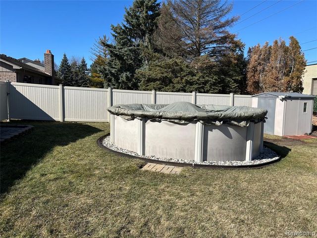 44460 Manitou Drive, Clinton Township, MI 48038