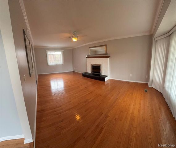 44460 Manitou Drive, Clinton Township, MI 48038