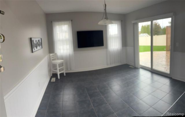 44460 Manitou Drive, Clinton Township, MI 48038