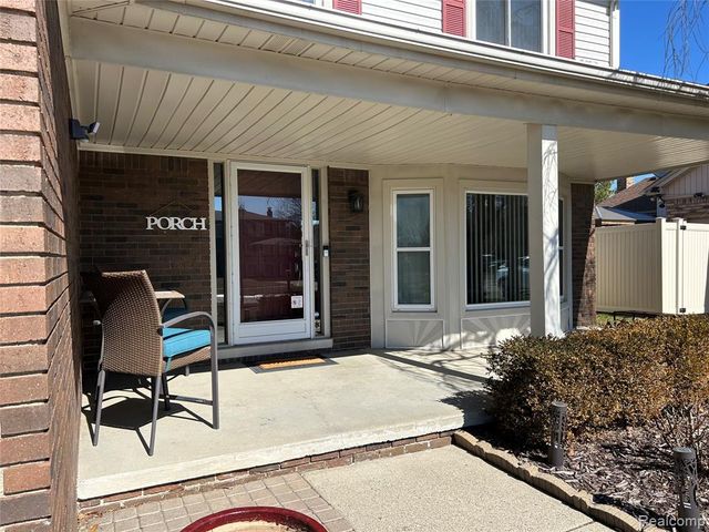 44460 Manitou Drive, Clinton Township, MI 48038