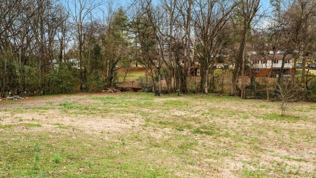 5016 Clearwater Lake Road, Mount Holly, NC 28120