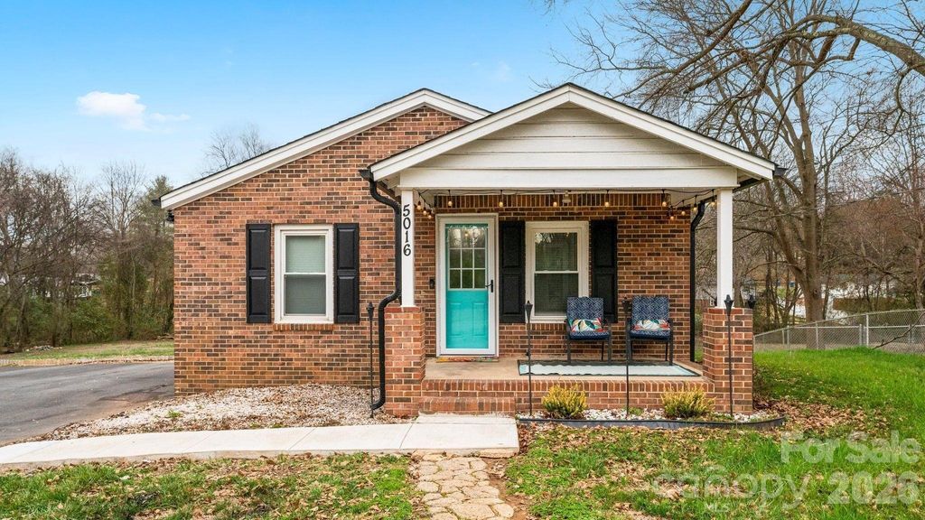 5016 Clearwater Lake Road, Mount Holly, NC 28120