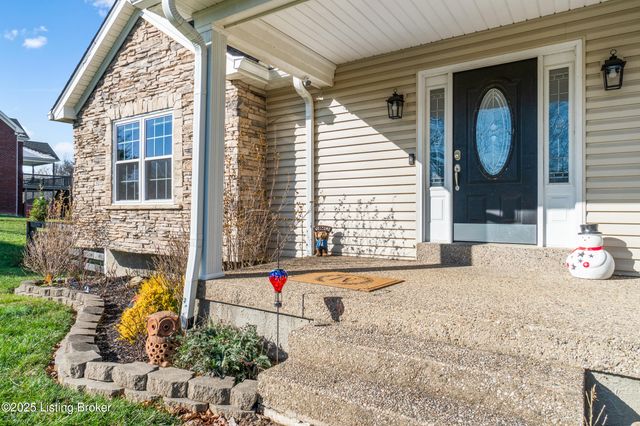 7000 Colton Rd, Crestwood, KY 40014