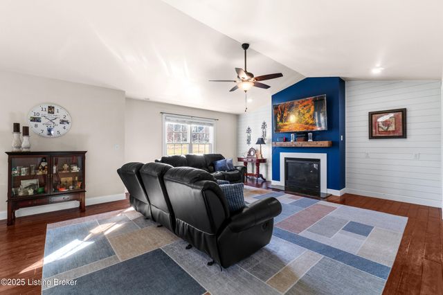 7000 Colton Rd, Crestwood, KY 40014