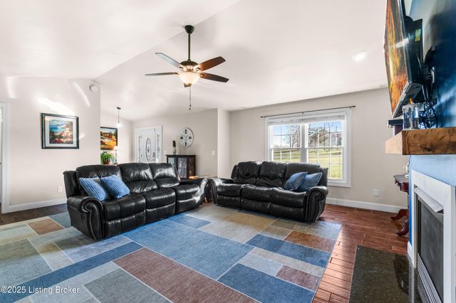 7000 Colton Rd, Crestwood, KY 40014