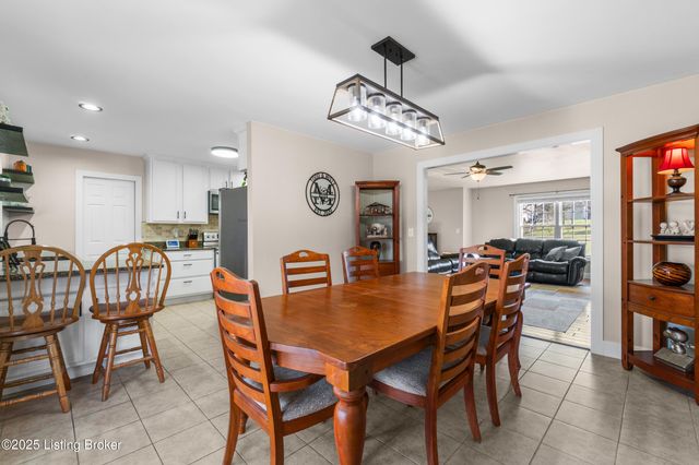 7000 Colton Rd, Crestwood, KY 40014