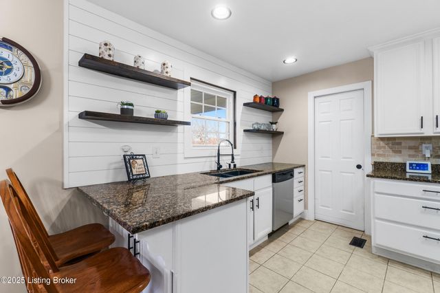 7000 Colton Rd, Crestwood, KY 40014