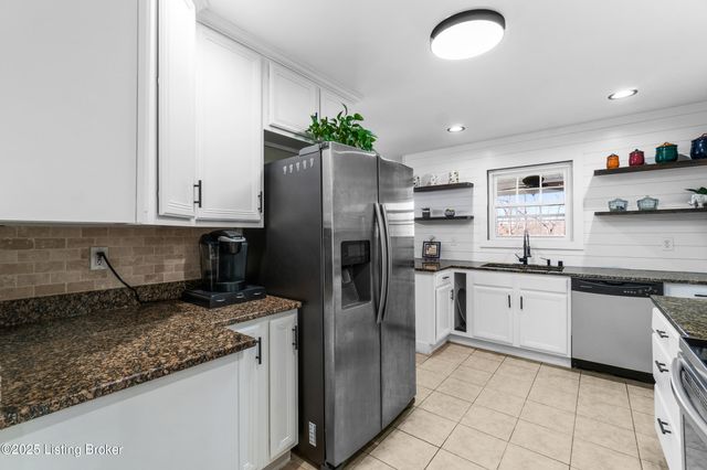 7000 Colton Rd, Crestwood, KY 40014