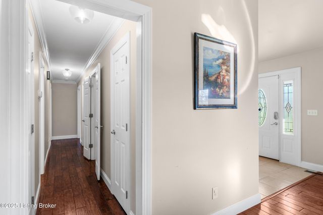 7000 Colton Rd, Crestwood, KY 40014