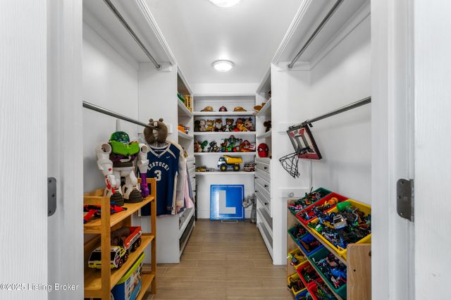 7000 Colton Rd, Crestwood, KY 40014