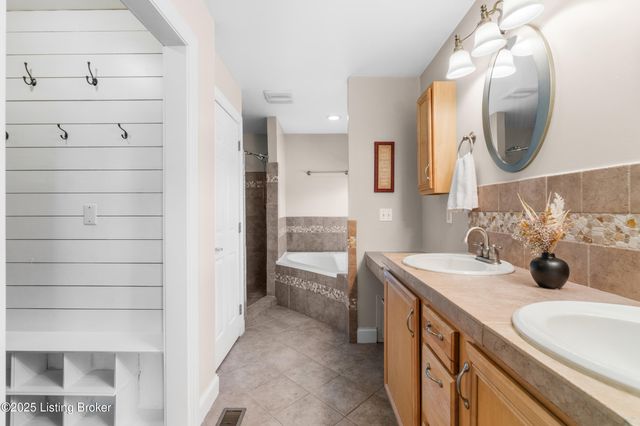 7000 Colton Rd, Crestwood, KY 40014