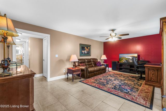 7000 Colton Rd, Crestwood, KY 40014