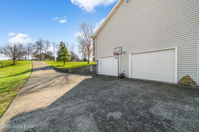 7000 Colton Rd, Crestwood, KY 40014