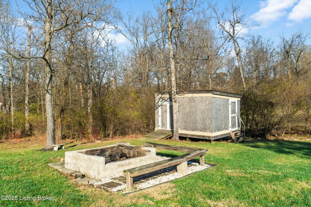 7000 Colton Rd, Crestwood, KY 40014