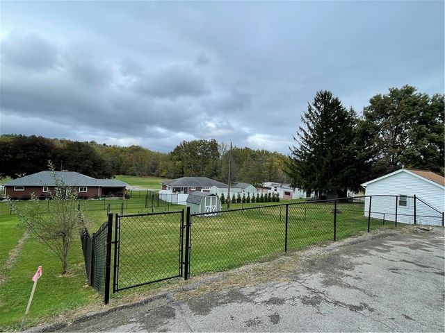 449 N Market St, Ligonier Twp, PA 15658