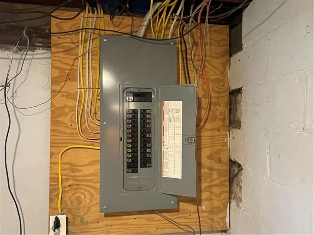 449 N Market St, Ligonier Twp, PA 15658