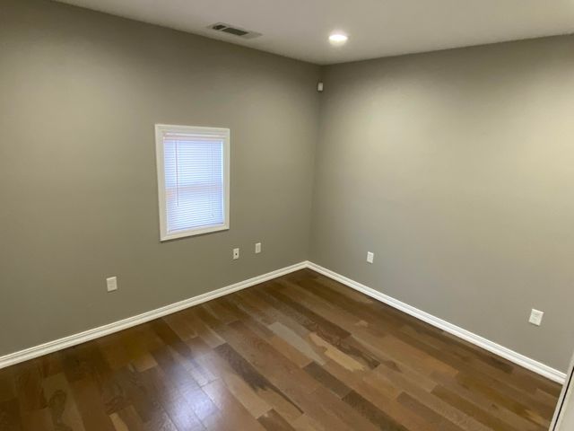 947 W Kern Avenue, Tulare, CA 93274