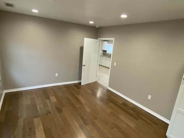 947 W Kern Avenue, Tulare, CA 93274