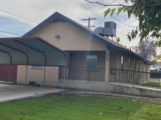 947 W Kern Avenue, Tulare, CA 93274