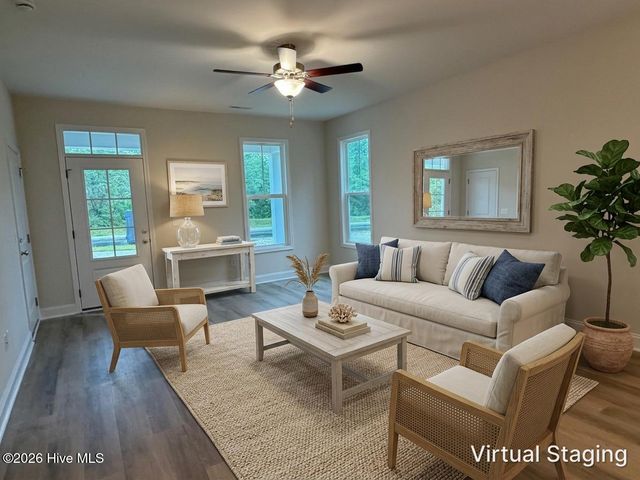 40 N Bandwheel Way, Hampstead, NC 28443