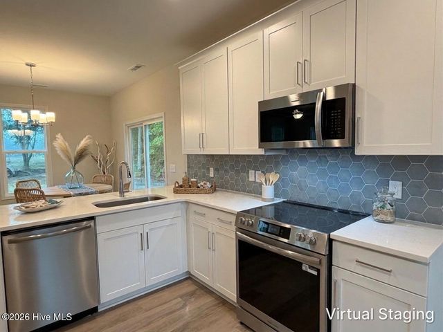 40 N Bandwheel Way, Hampstead, NC 28443