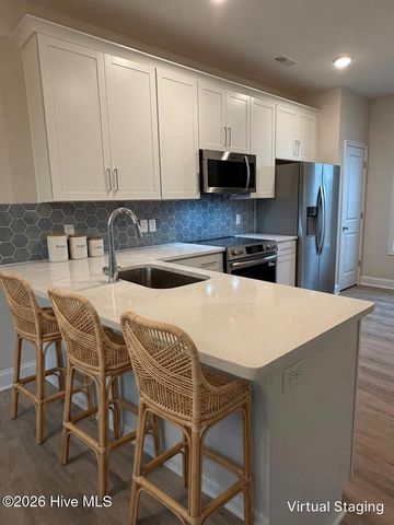 40 N Bandwheel Way, Hampstead, NC 28443