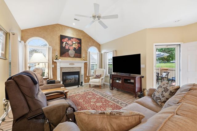 218 Churchill Crossing, Nicholasville, KY 40356
