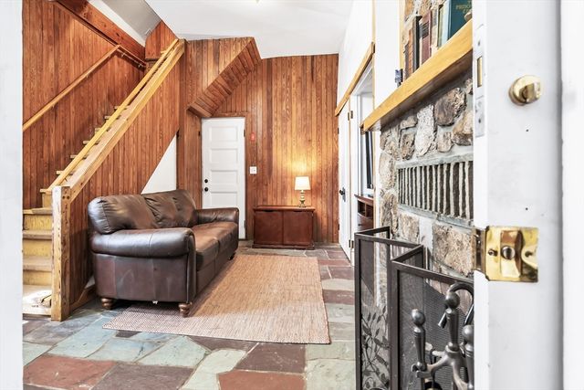 40 Webster Ave, Beverly, MA 01915