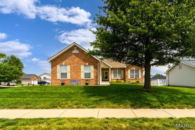 808 Blazing Star Drive, Waterloo, IL 62298