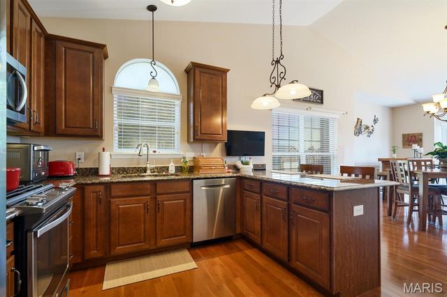 808 Blazing Star Drive, Waterloo, IL 62298