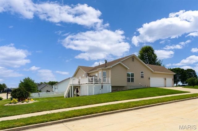 808 Blazing Star Drive, Waterloo, IL 62298