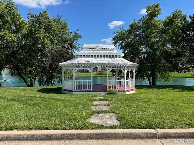 808 Blazing Star Drive, Waterloo, IL 62298