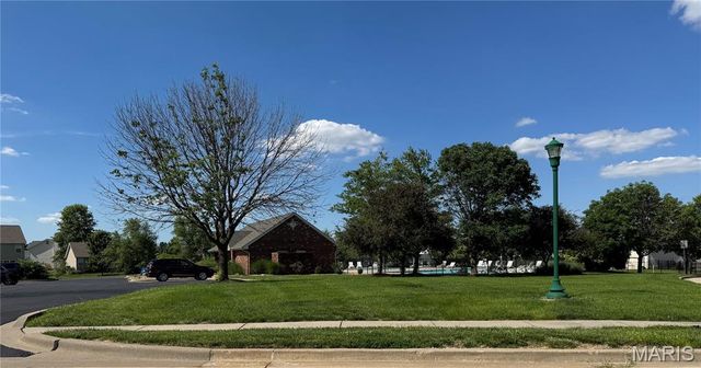 808 Blazing Star Drive, Waterloo, IL 62298