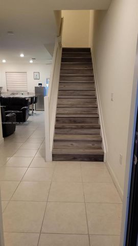 11038 W 32nd Lane 11038, Hialeah, FL 33018