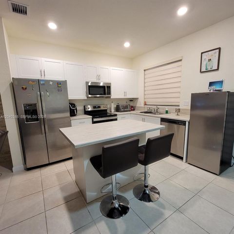 11038 W 32nd Lane 11038, Hialeah, FL 33018