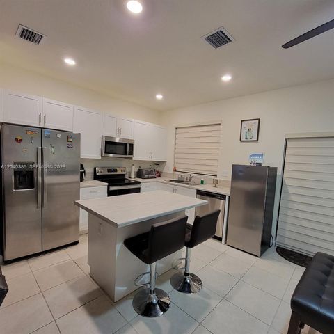 11038 W 32nd Lane 11038, Hialeah, FL 33018