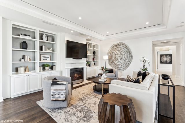 11 E Walton Street 4202, Chicago, IL 60611